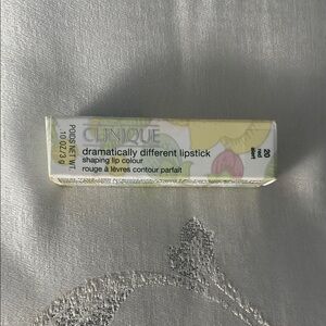 Clinique Dramatically Different lipstick in Elegant Packaging